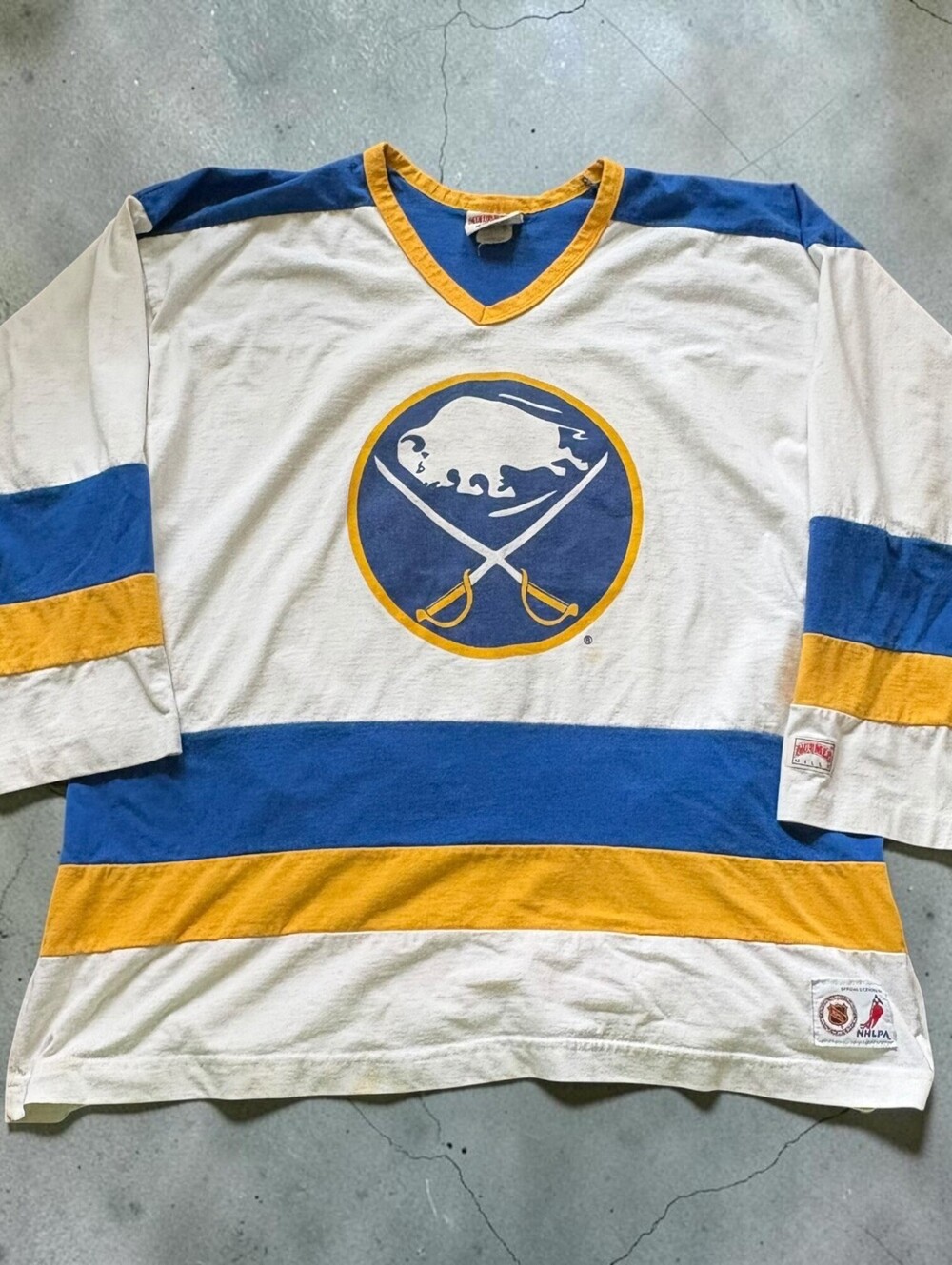 Vintage 90s Nutmeg Buffalo Sabres NHL Alexander Mogilny #89 Hockey Shirt Sz XL